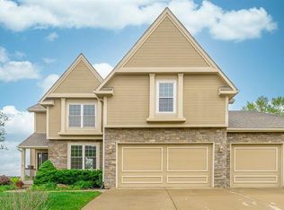 10237 Theden Cir, Lenexa, KS 66220