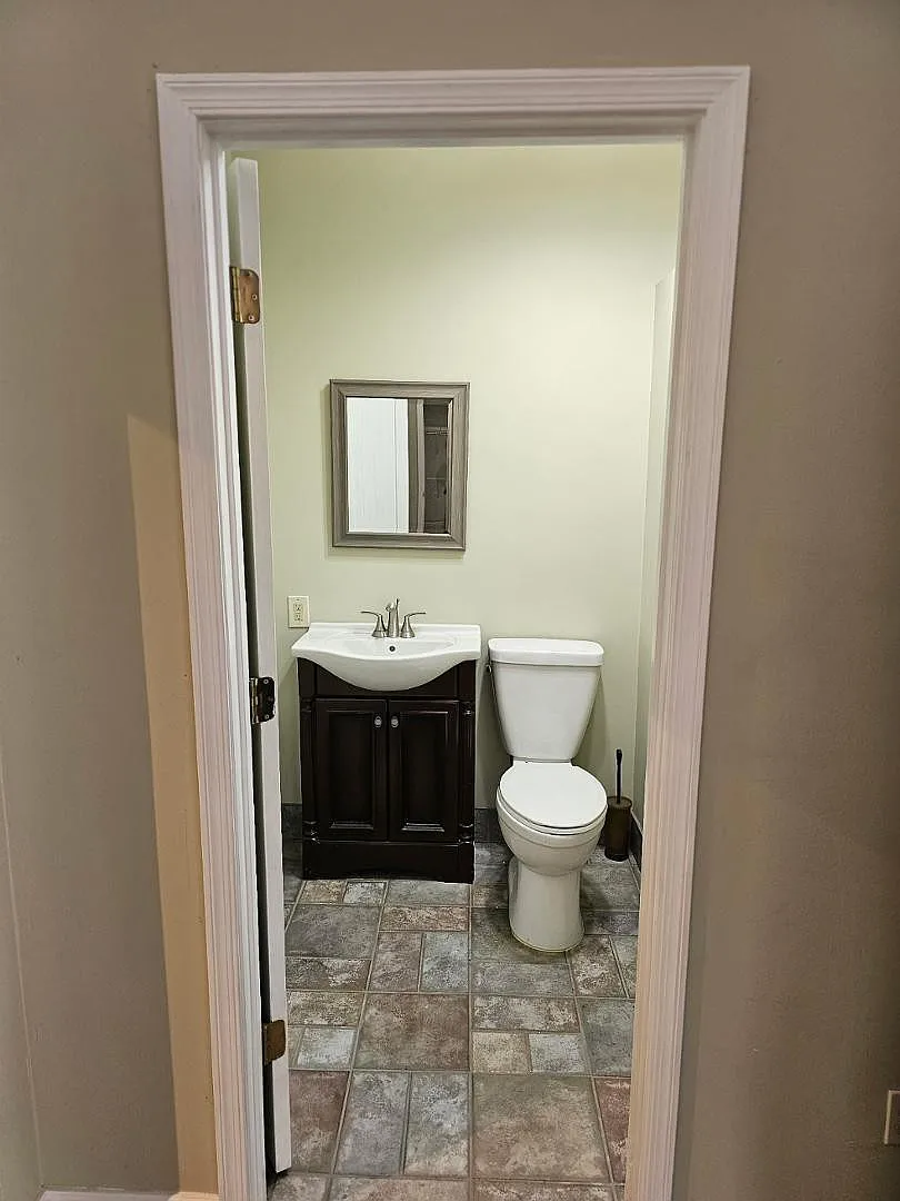2 bed, 1.0 bath, 900 sqft, $1,695 — Photo 4