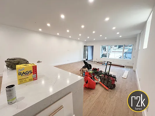 Rented by Realty 2000 Corp | media 15