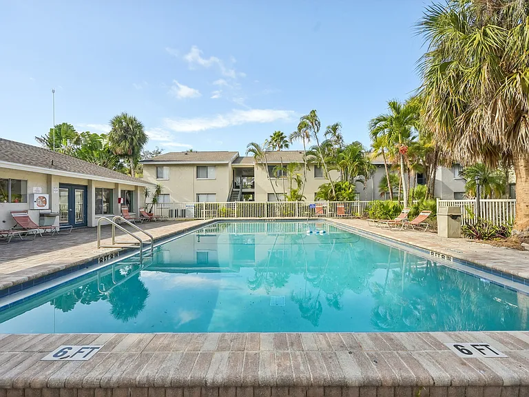 Sarasota South — Photo 30