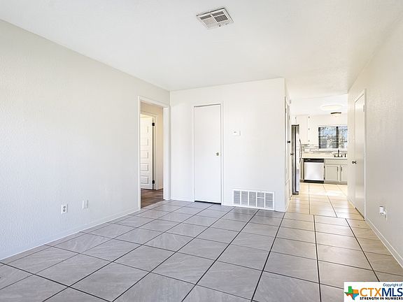 5th image of 1111 E Avenue O