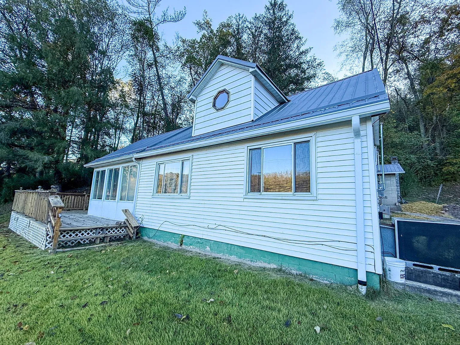 105 River St photo 1