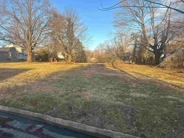 Lester St, Christiansburg, VA 24073