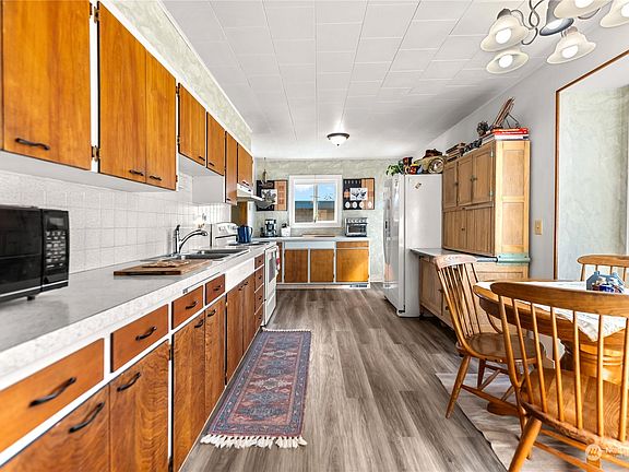 5th image of 816 9th Avenue