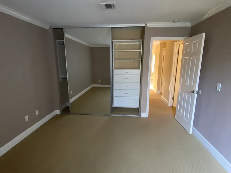 380 Eastridge Dr — Photo 7
