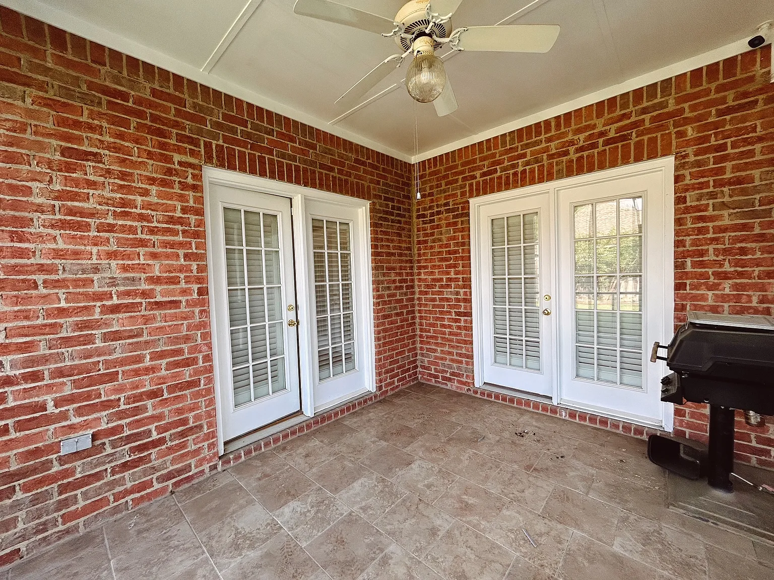 4205 Vestview Cir — Photo 3