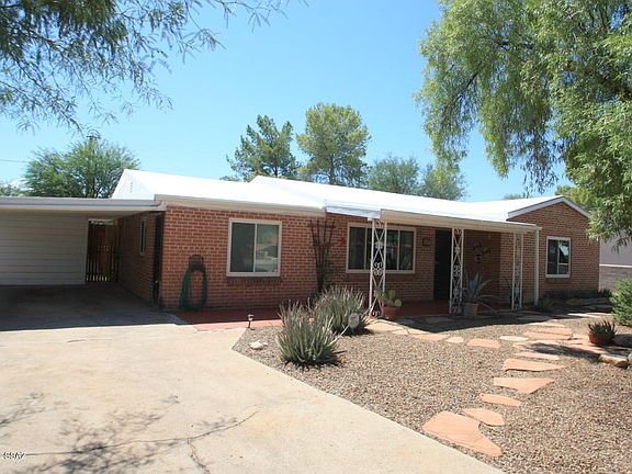 3rd image of 2518 E Blacklidge Dr