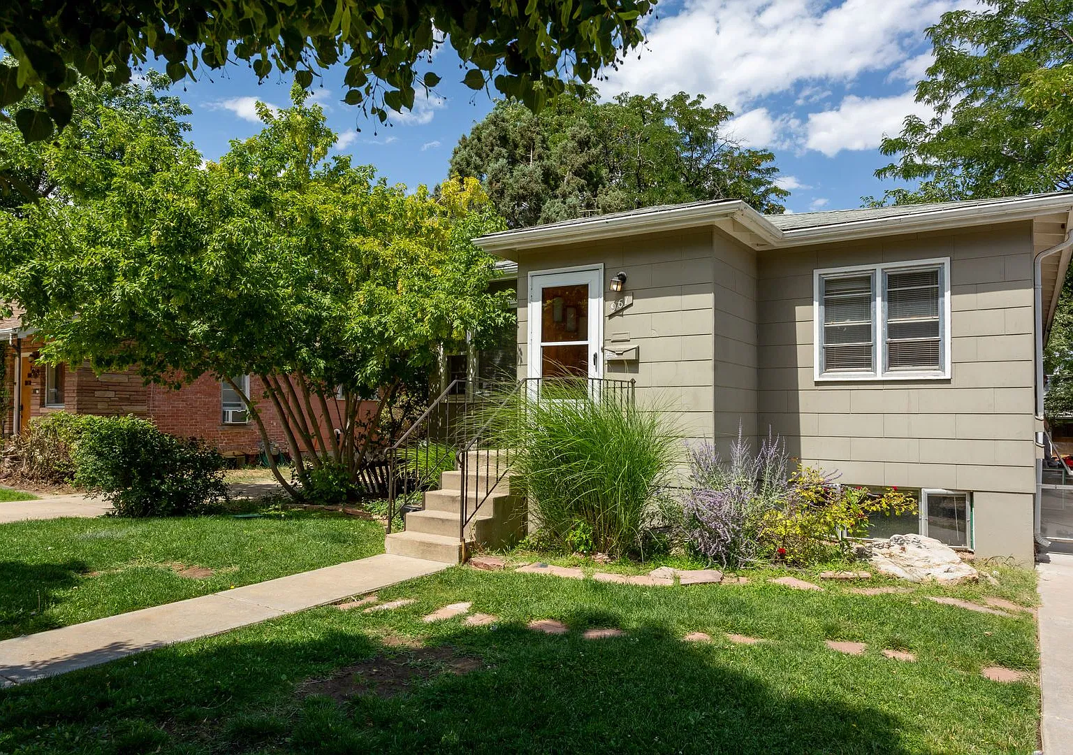 961 Grandview Ave. — Photo 2