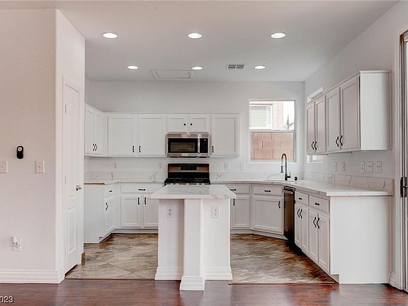 4th image of 9136 Wine Cellar Ave