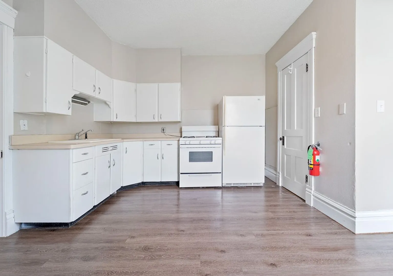 1103 Main St — Photo 3