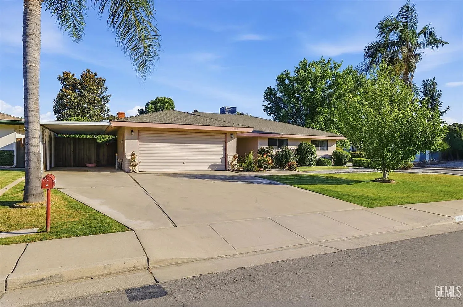 3 bed, 1641 sqft, $2,100 — Photo 4