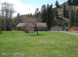 300 Bedrock Ln, Naches, WA