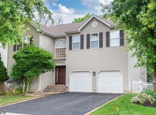 48 Shaffer Rd, Bridgewater, NJ 08807