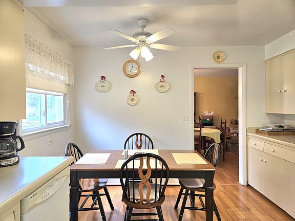 4th image of 1051 Highland Ct