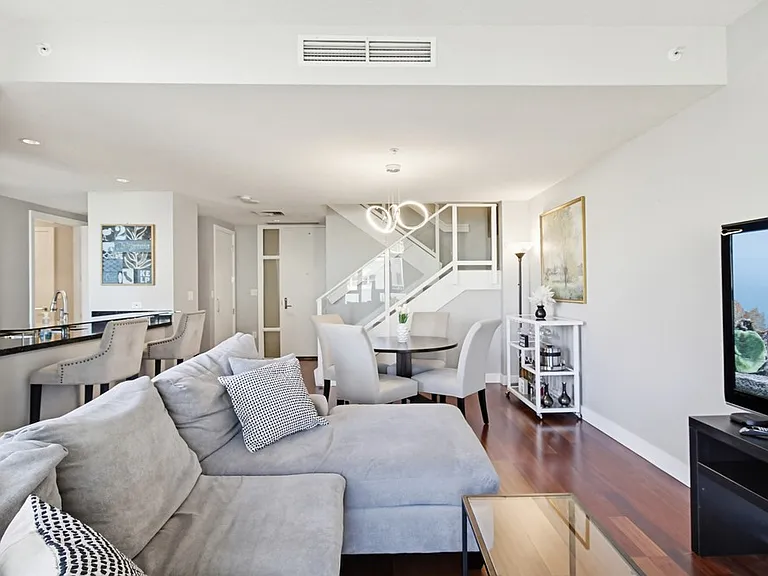 1169 Pacific Hwy #107 — Photo 6