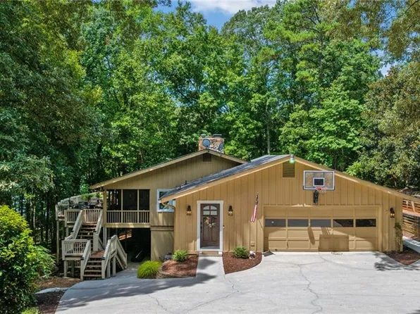 3640 Lamplighter Cove Rd, Gainesville, GA 30504