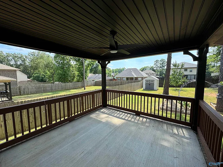 120 Meadowglade Ln — Photo 27