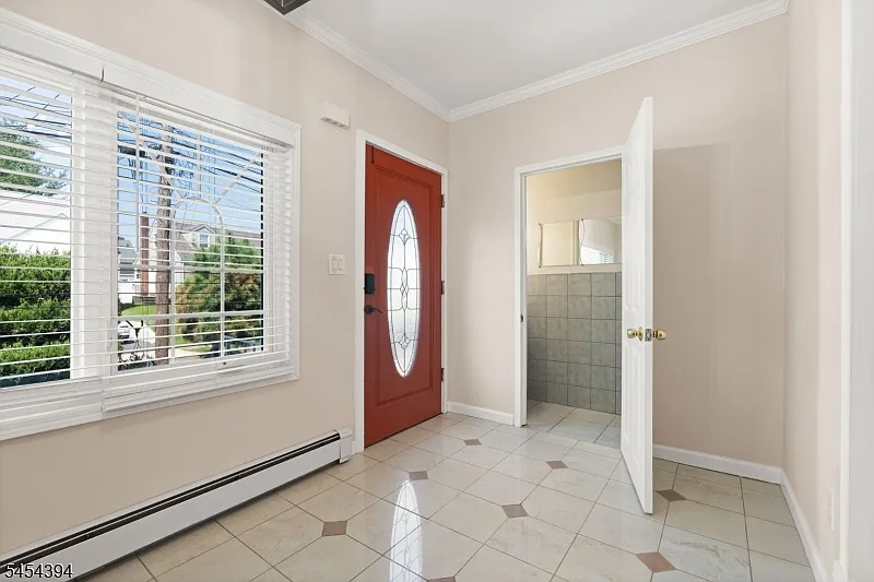 5 bed, 3.5 bath, $4,695 — Photo 3