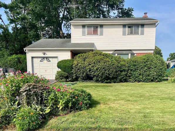 5 Spencer Way, Kings Park, NY 11754