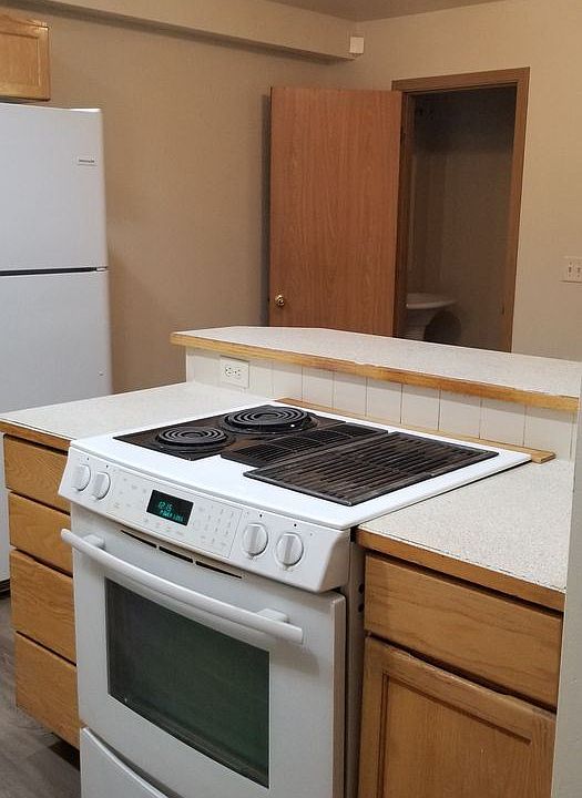 2nd image of 1712 121st St SE APT B