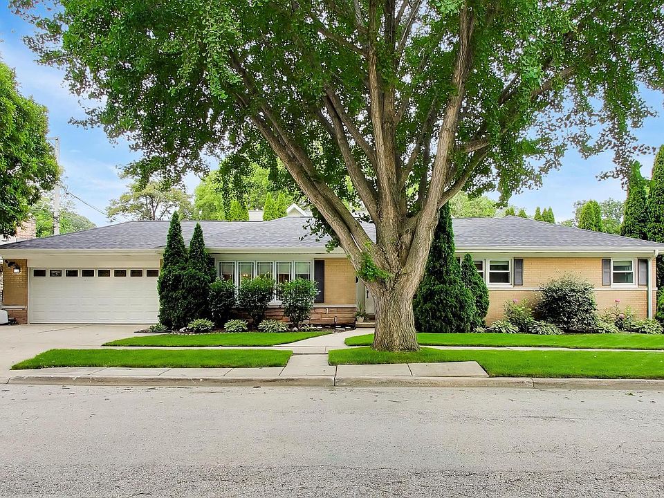 1st image of 544 Park Plaine Ave