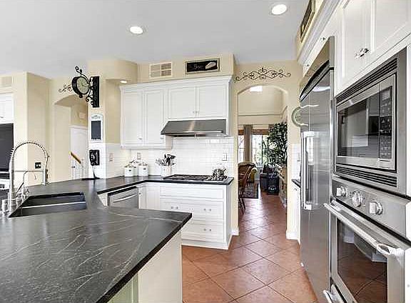 3rd image of 609 El Portal Dr