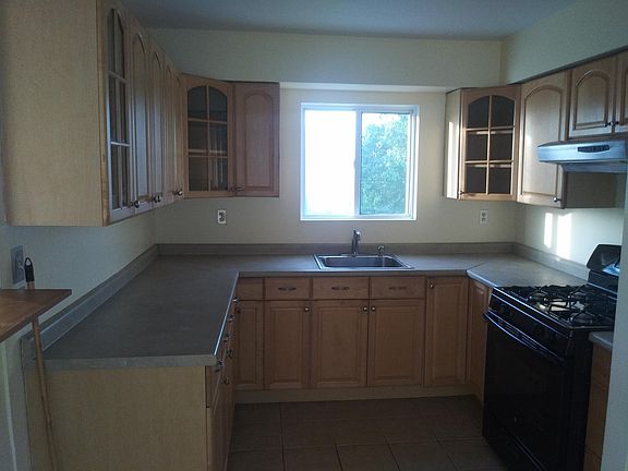 4th image of 644 Beach 64 St