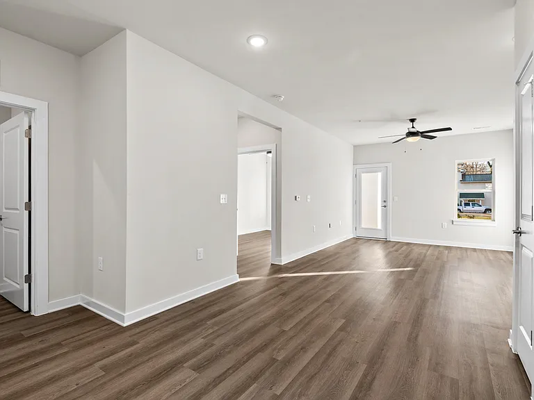 227 S 11th St #205 — Photo 23