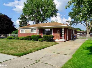 30704 Glenwood Cir, Warren, MI 48088