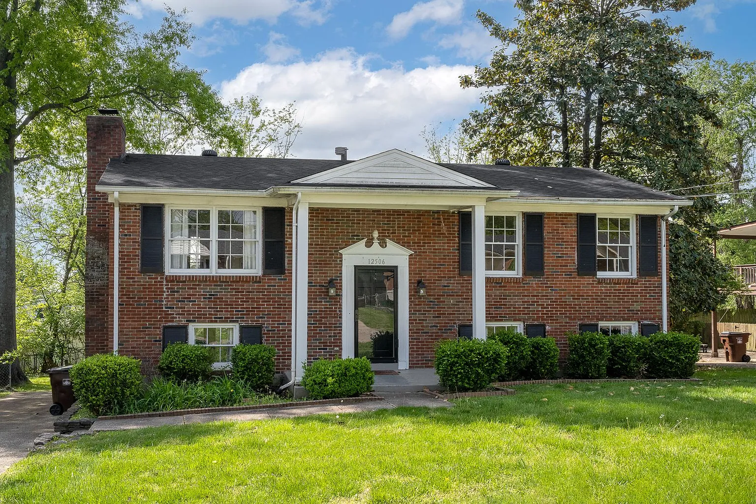 12506 Live Oak Dr photo 1