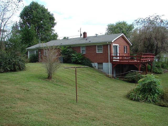 2nd image of 102 Plantation Dr