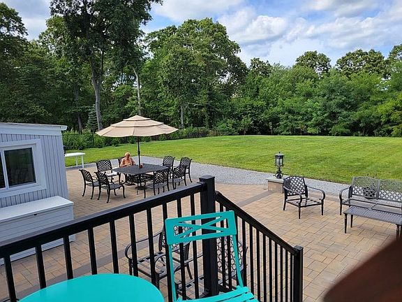 5th image of 9 Foxridge Cir