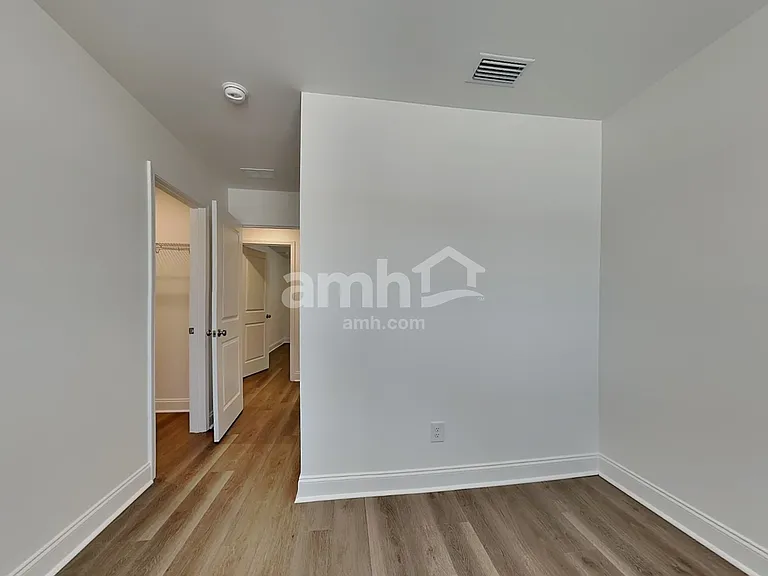 433 Armstrong Curv — Photo 16