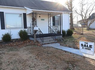 1312 W Harrison St, Herrin, IL 62948