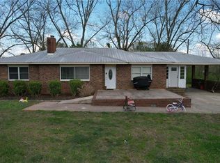 6082 Franklin Goldmine Rd, Cumming, GA 30028