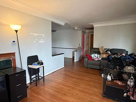 3rd image of 142 Van Buren Ave