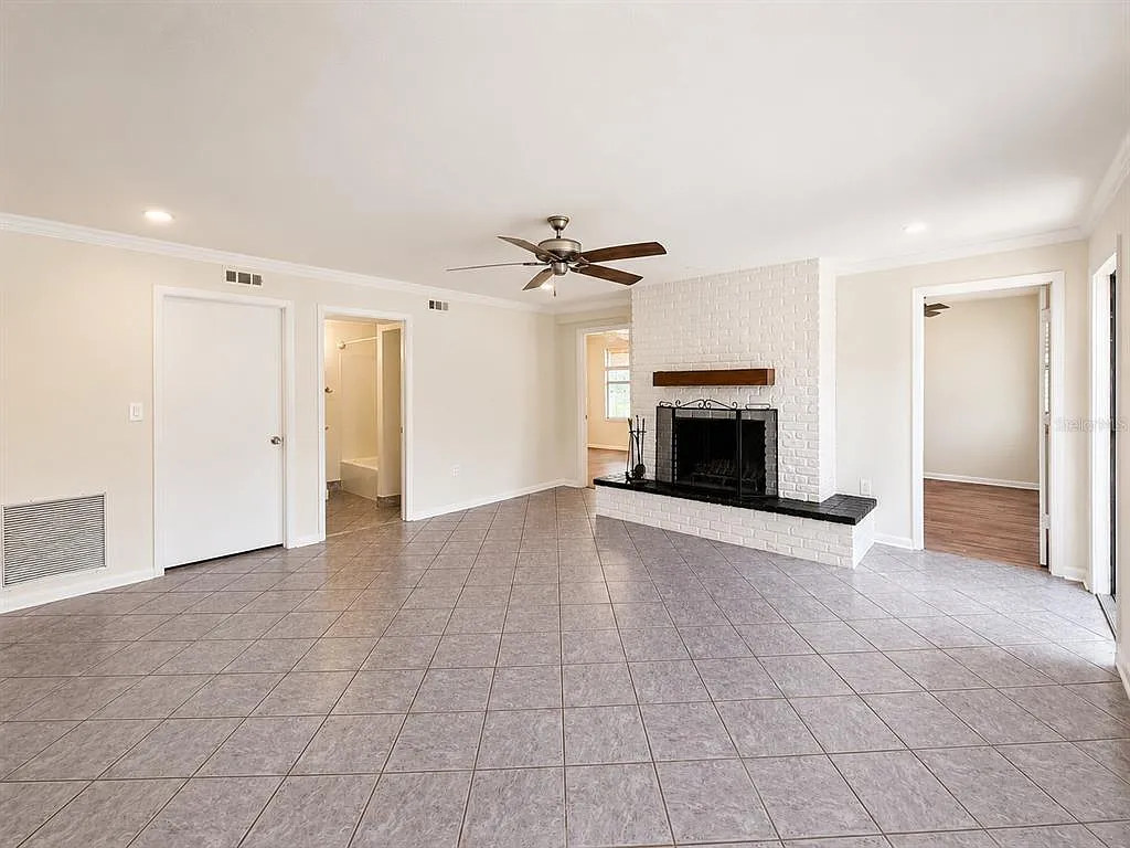 4 bed, 3.0 bath, 1726 sqft, $3,250 — Photo 2