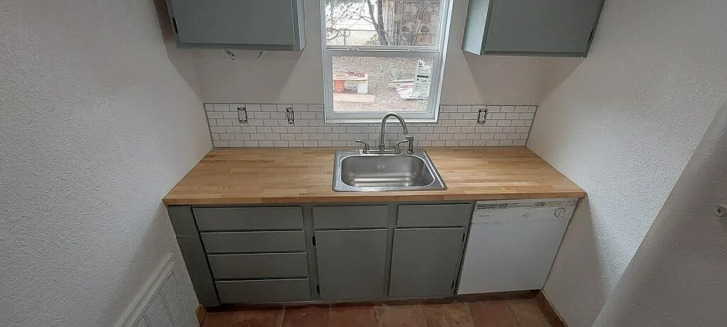210 Cates Street — Photo 4