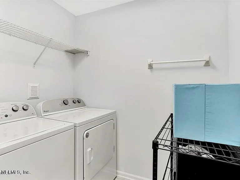511 Richmond Dr — Photo 13