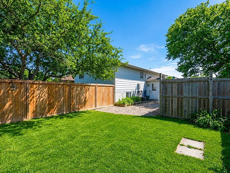 55 Edwina Ct #2 — Photo 2