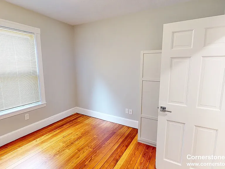 267 E Cottage St #3 — Photo 8