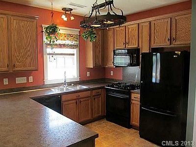 2nd image of 7406 Gilead Rd