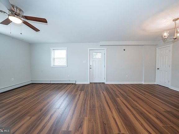 4th image of 614 Caroline Dr