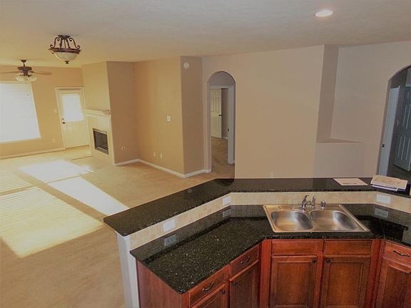 3rd image of 2718 Calico Creek Ln