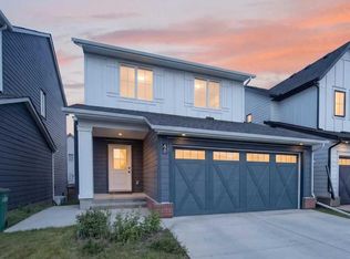 48 W Willow Grn SW, Airdrie, AB T4B 5M3