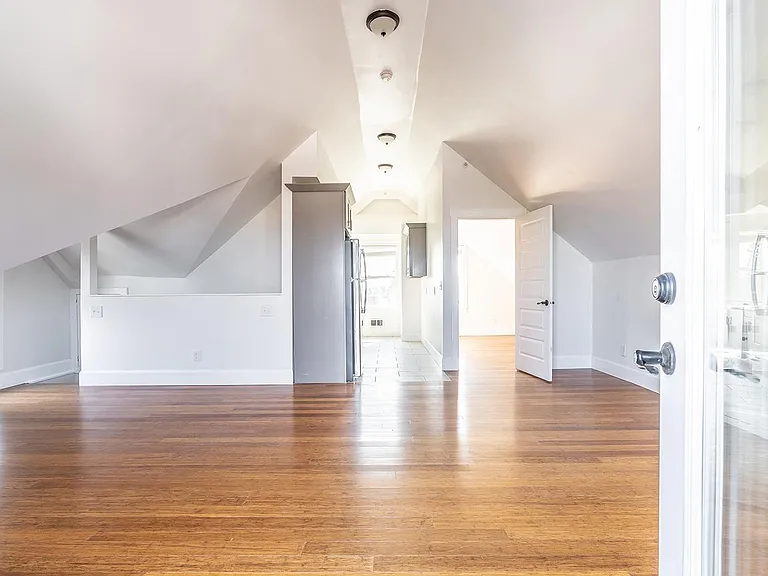 2314 Hoyt Ave #D — Photo 4