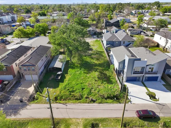 4921-B Golden Forest Dr Lot 9, Houston, TX 77091