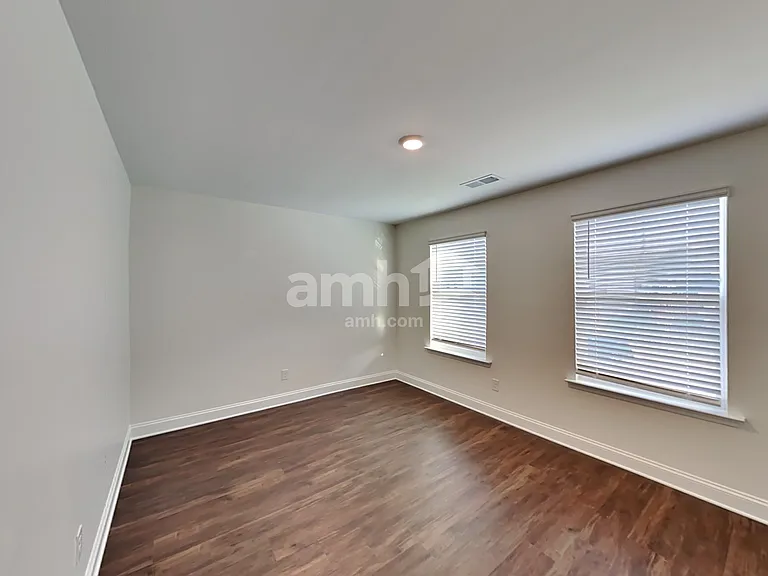 559 Rivermist Dr — Photo 13