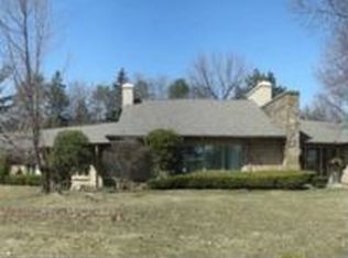 3060 Parkside Dr, Flint, MI 48503