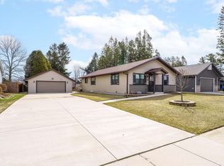 1831 E Spruce Dr, Manitowoc, WI 54220